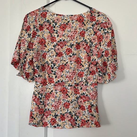 Skies Are Blue Floral Top - Picture 2 of 3